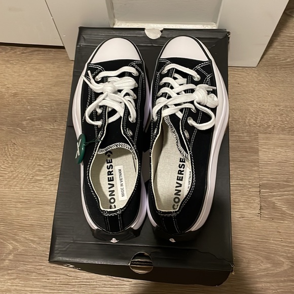 Converse Black and White Sneakers - Picture 4 of 4